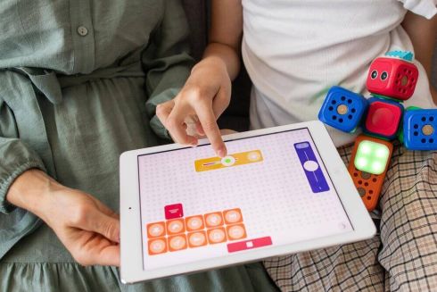 Как поддерживать, отвлекать и обучать детей во время войны: полезные ресурсы для родителей