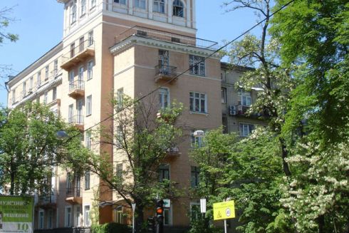 У центрі Києва незаконно продали квартиру в будинку письменників "Роліт"