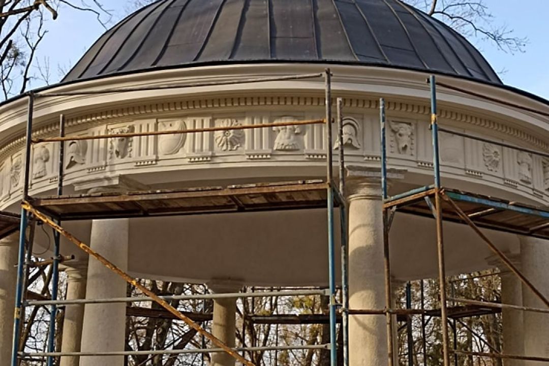 Як у Львові реставрували єдину 200-річну альтанку: дивіться фото