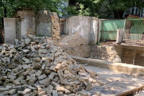 Активісти зупинили незаконні роботи на фундаментах палацу Розумовського