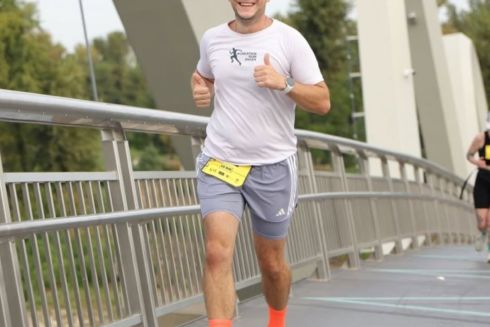 У Києві бігун створив GPS-малюнок «Мова» до Дня української писемності