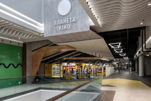 У кінотеатрах «Планета кіно» відновлюють показ прем'єр: показуватимуть в оригіналі з українськими субтитрами