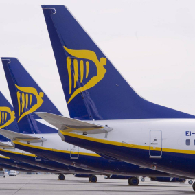 Авіакомпанії Ryanair і Swiss відновили авіасполучення з Україною