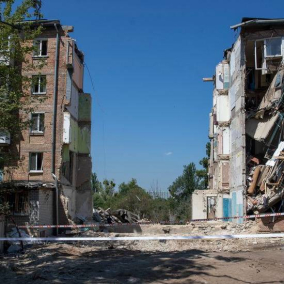 Мешканці зруйнованого будинку на Сирці у Києві подали 17 заяв на отримання тимчасового житла