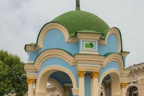 Фонтан &laquo;Самсон&raquo; на Подолі пофарбували: який він має вигляд