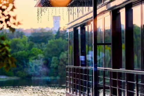 Де відпочити у Києві біля води: 5 ресторанів на березі Дніпра