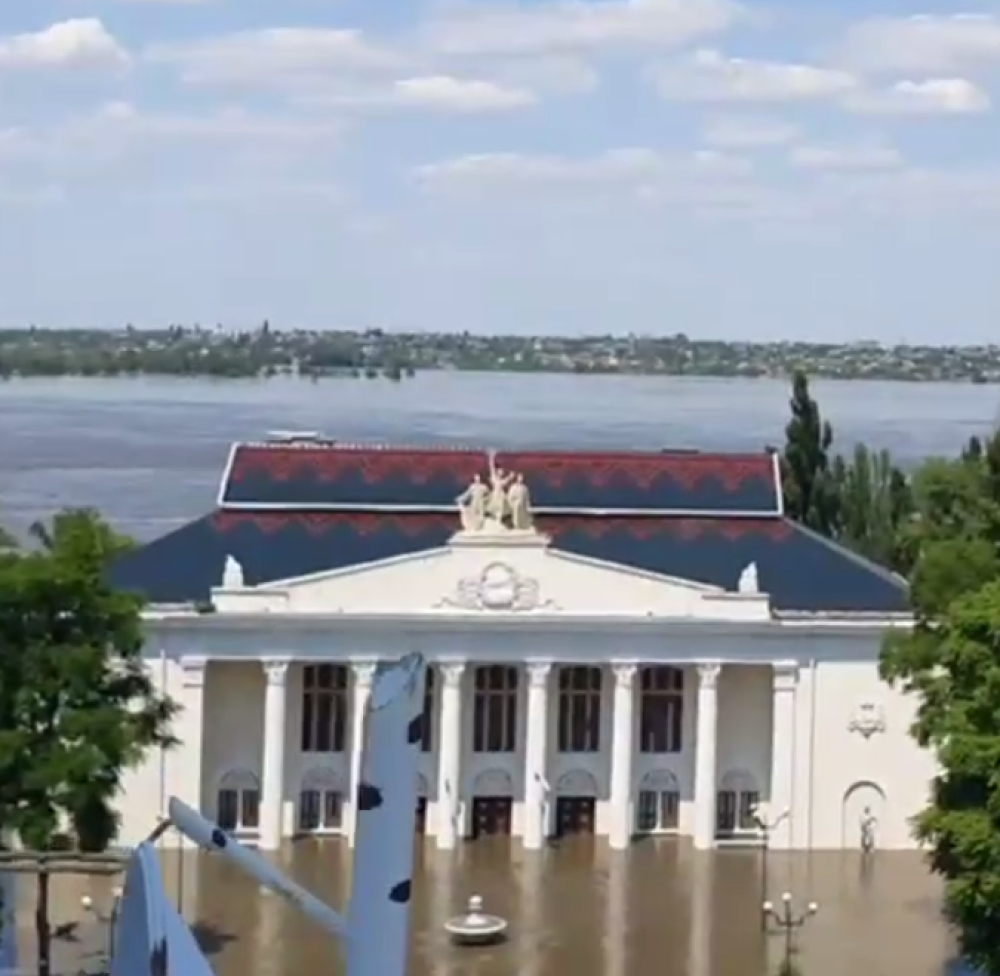 Волонтерські служби та фонди допомагають постраждалим внаслідок підриву ...
