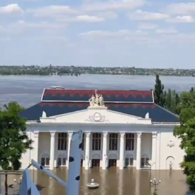 Как помочь пострадавшим от подрыва Каховской ГЭС: вещи, донаты, жилье