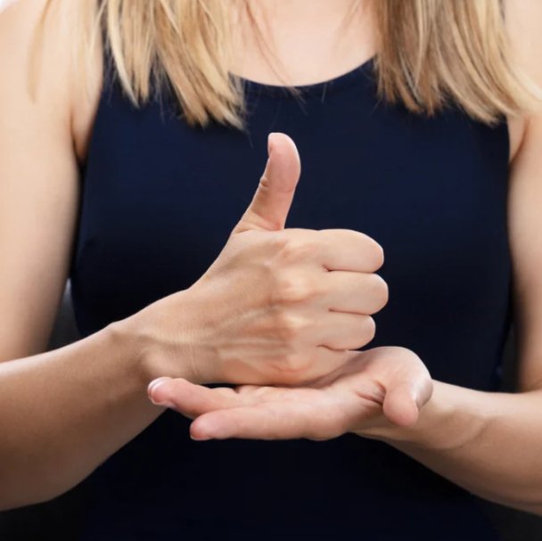 Команда з КПІ створила ШІ-застосунок, який навчає дітей мови жестів