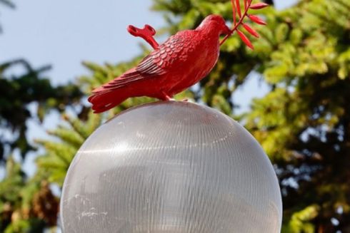 У Києві з'явилася п'ята скульптура французького митця: що він зобразив та як її знайти