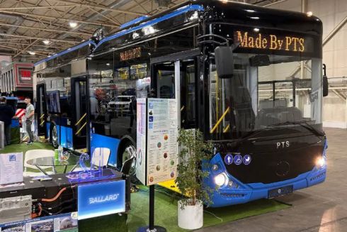 У Києві на виставці представили новий водневий тролейбус