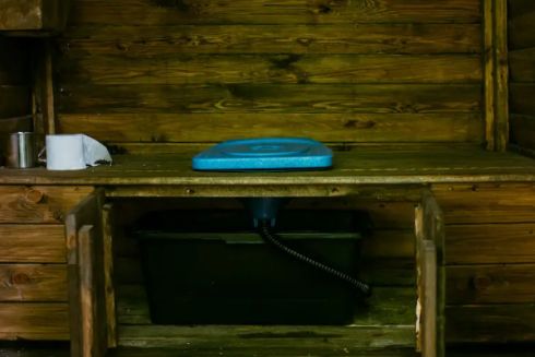 У львівському парку встановили перший в Україні безводний туалет