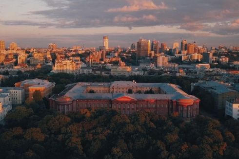 Видео: Украина с дрона для тех, кто скучает по путешествиям