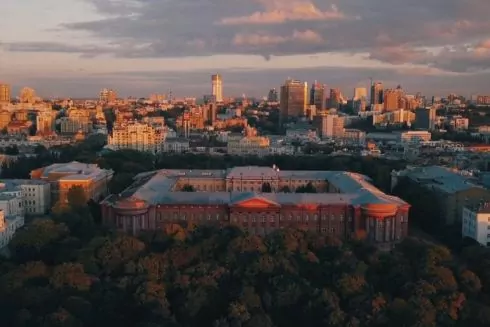 Видео: Украина с дрона для тех, кто скучает по путешествиям