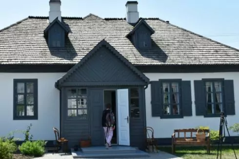 Дивіться, як на Волині відреставрували садиби, які належали родині Лесі Українки