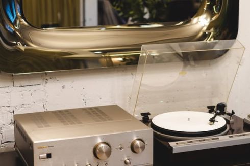 Заклад "Далі" з власною вініловою бібліотекою та авторською кухнею відкриється на Золотоустівській