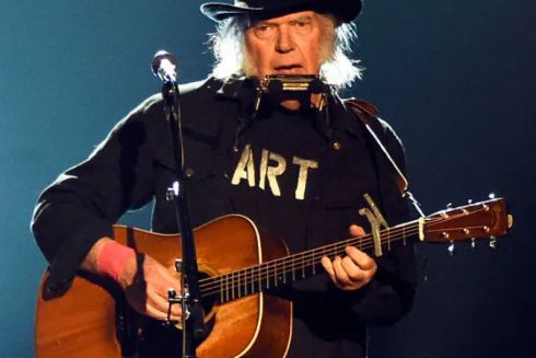 Канадський музикант Ніл Янг скасував безкоштовний концерт у Києві