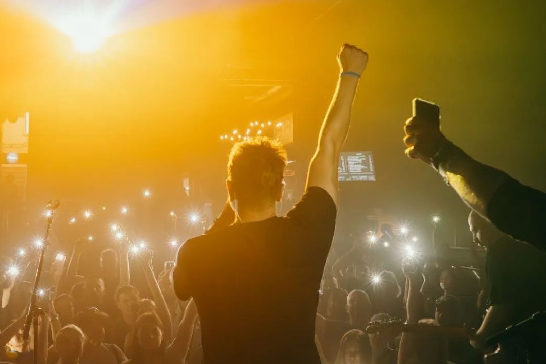 Куди піти у Києві 4-6 серпня: виступи Скай та Bahroma, лютий розпродаж та книжковий пікнік