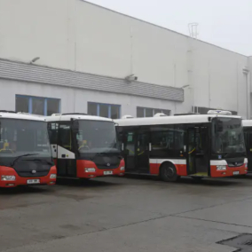 Прага передала 5 автобусів для Бучі та Миколаєва