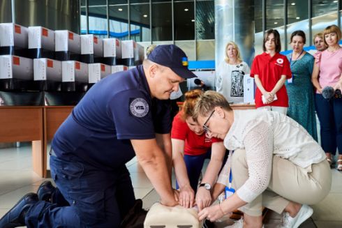 Домедицинская помощь и тренинги soft skills: Чему учат проводников «Укрзализныци»