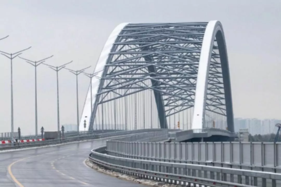 На будівництві Подільського мосту розікрали понад 150 млн гривень: подробиці
