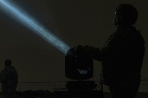 Дивіться, як бійці добровольчого формування Києва збивають вночі ворожі дрони