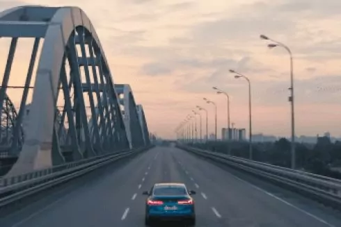 BMW сняли рекламу на киевской набережной