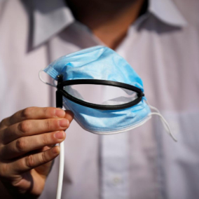 Ізраїльська компанія зробила маску для обличчя, в якій можна їсти