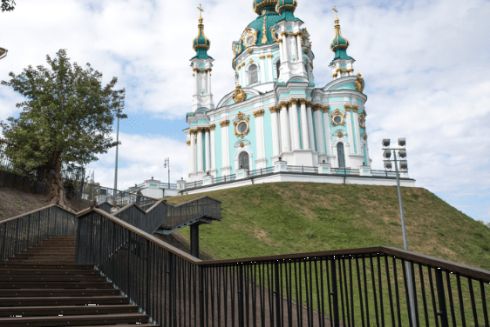 У Києві відкрили сходи між Алеєю художників і Андріївською церквою