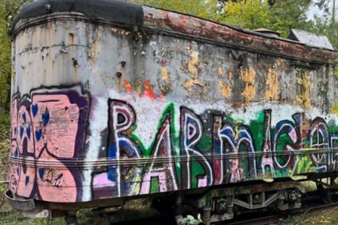 У Пущі Водиці демонтували останній дореволюційний трамвай "Пульман"