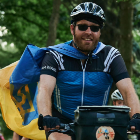 Немецкий журналист проехал на велосипеде почти 3 тысячи км, чтобы собрать деньги в поддержку Украины