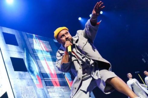 Куда пойти в Киеве 1-3 декабря: Монатик, Onuka и Tvorchi, открытие катка и маркет украинских брендов