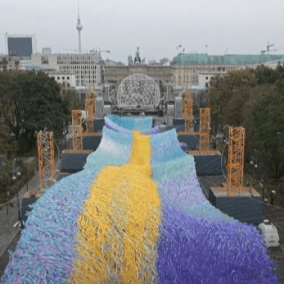 В Германии создали инсталляцию по случаю 30-летия падения Берлинской стены