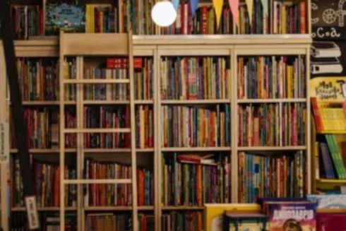 Українці отримають через "Дію" 900 гривень на купівлю книг: хто саме