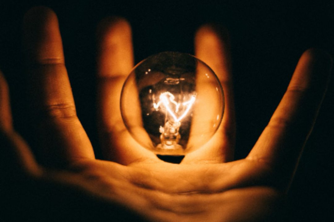 ДТЕК оновив графіки відключення світла для Києва: коли вони запрацюють та як сповіщуватимуть