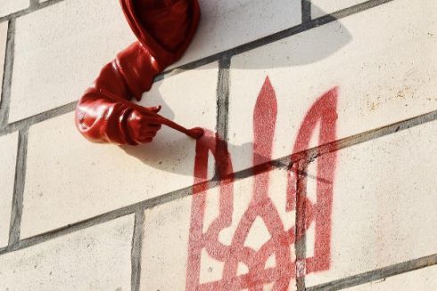 На стіні Головпоштампу з’явилася скульптура французького художника Джеймса Коломіна