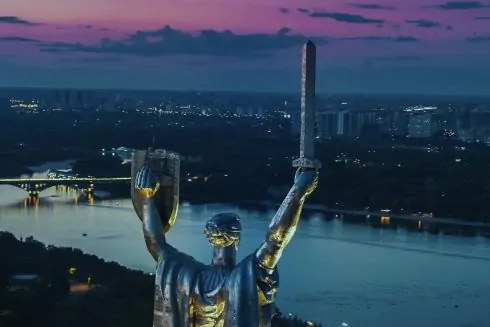 Видео: новозеландский режиссер снял клип об Украине. Съемки прошли в Киеве