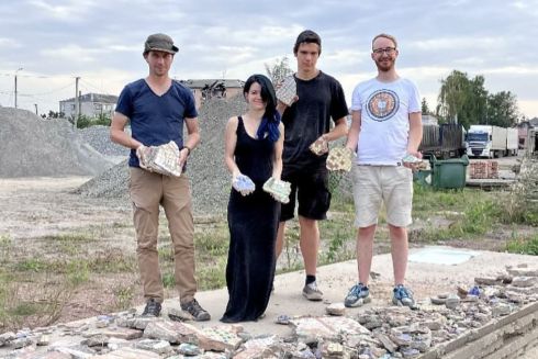 Активістам вдалося врятувати зруйноване мозаїчне панно в Макарові