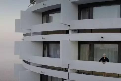 Дивіться новий кліп ONUKA, знятий на київських модерністських локаціях