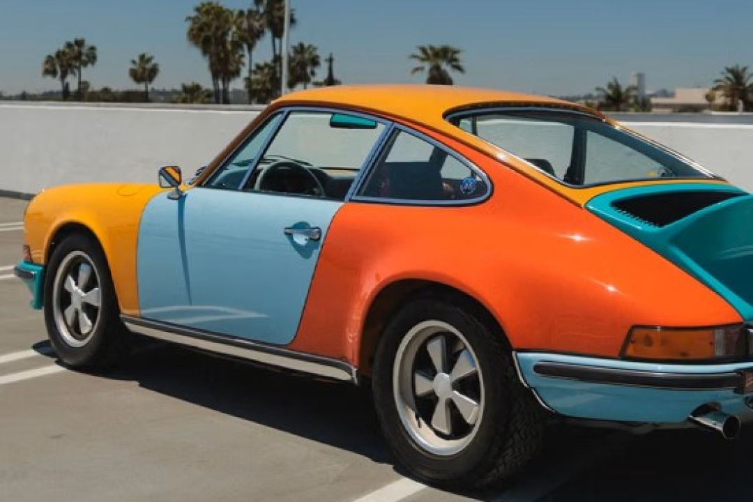 Дизайнер кастомізував культову модель Porsche: фото