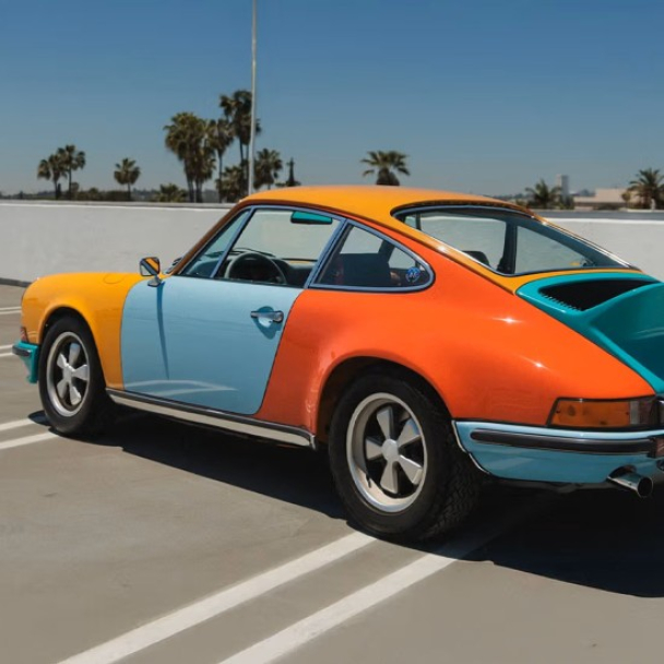 Дизайнер кастомізував культову модель Porsche: фото