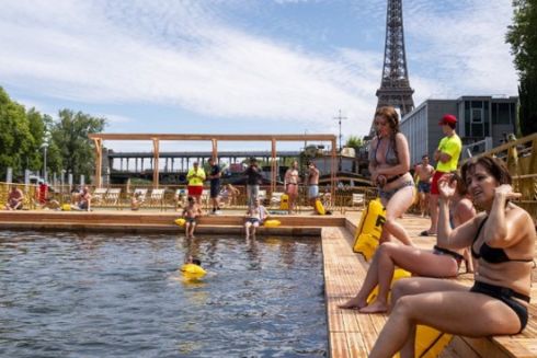 У Франції вперше за 100 років дозволили купатись у Сені