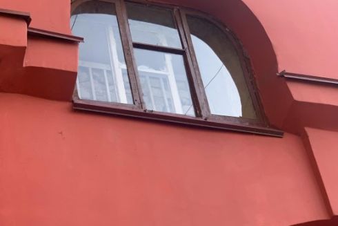 В університеті Шевченка відреставрували автентичні вікна, зруйновані через російський обстріл