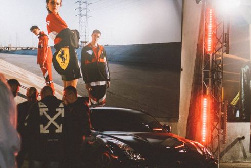 У покинутому автобусному парці, про який писало CNN, провели фешн-показ