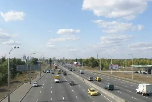 На проспект Шухевича облаштували додатковий з'їзд: фото