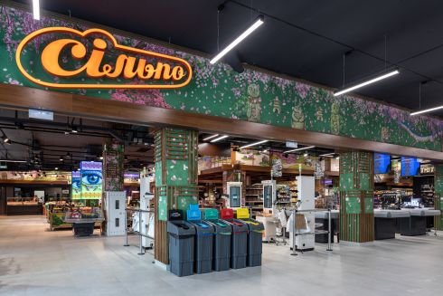 Де підзарядити гаджет і розігріти їжу: список магазинів “Сільпо” і заправок Окко