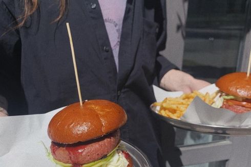 На Подолі відкрили «секретну» бургерну без вивіски