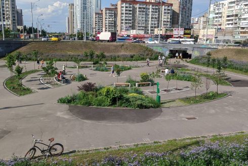 На Троєщині з'явився новий сквер