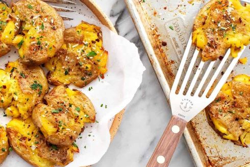 Що готувати з молодої картоплі: 7 оригінальних страв, які варто скуштувати цього літа