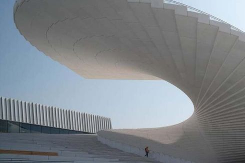 У Шанхаї звели оперу зі спіральним дахом &mdash; це проєкт бюро Sn&oslash;hetta